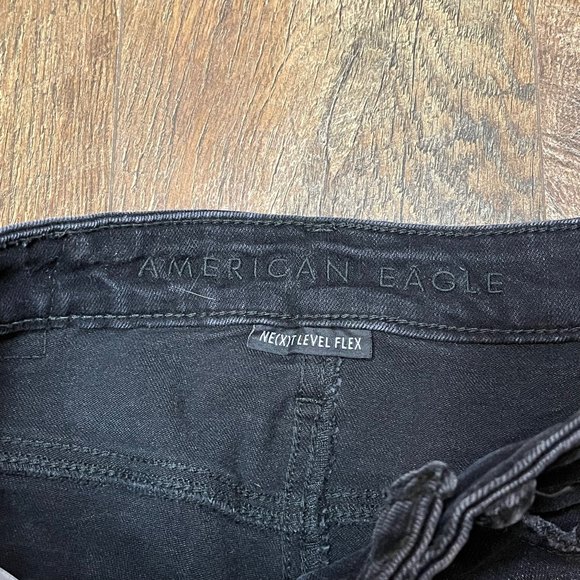 American Eagle Woman’s Black Mid-Thigh Distressed Jean Shorts Size 28 - Picture 3 of 6